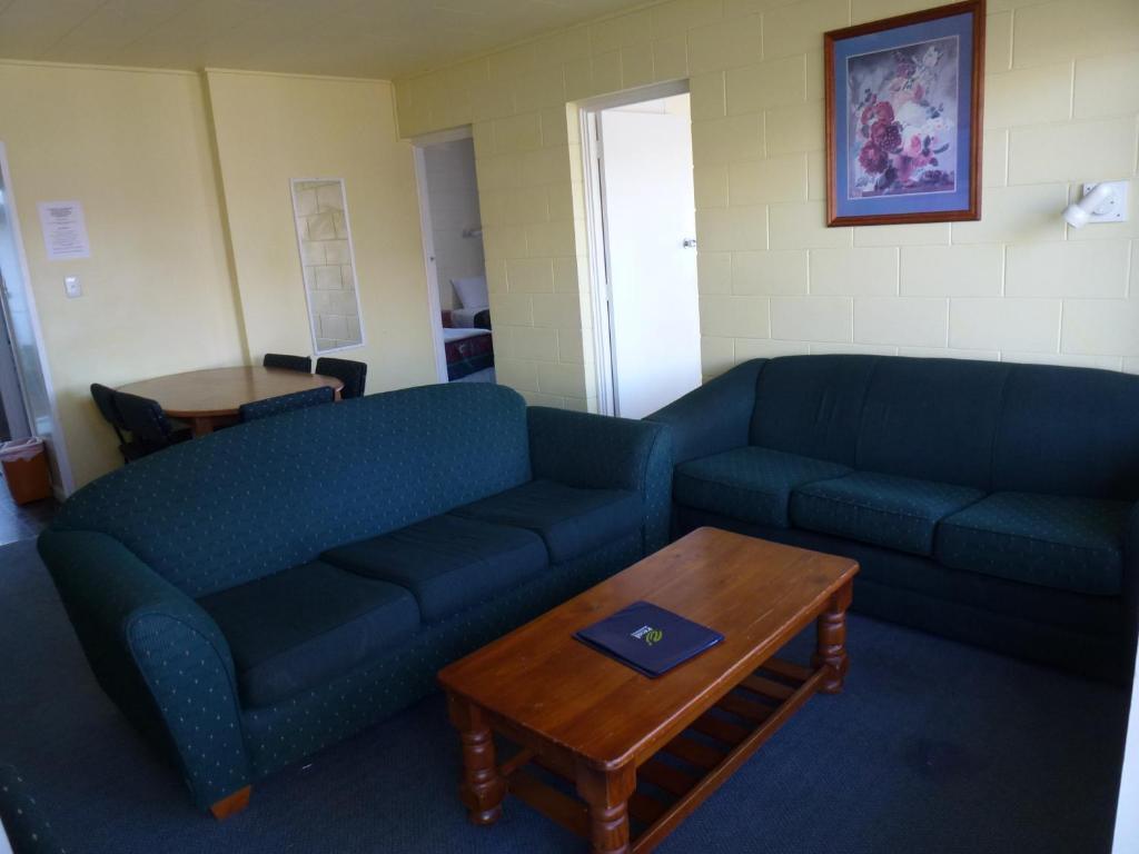 Lakeside Motel Queenstown Room photo